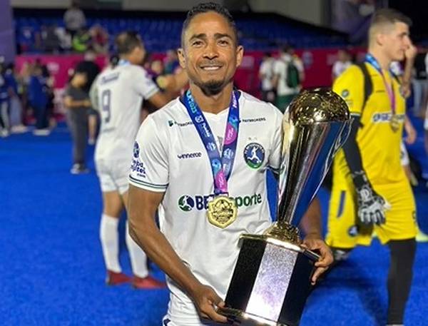 Jorge Henrique vira campeão de Fut-7, lembra vacilos e vê Sheik à frente de Ronaldo no Corinthians