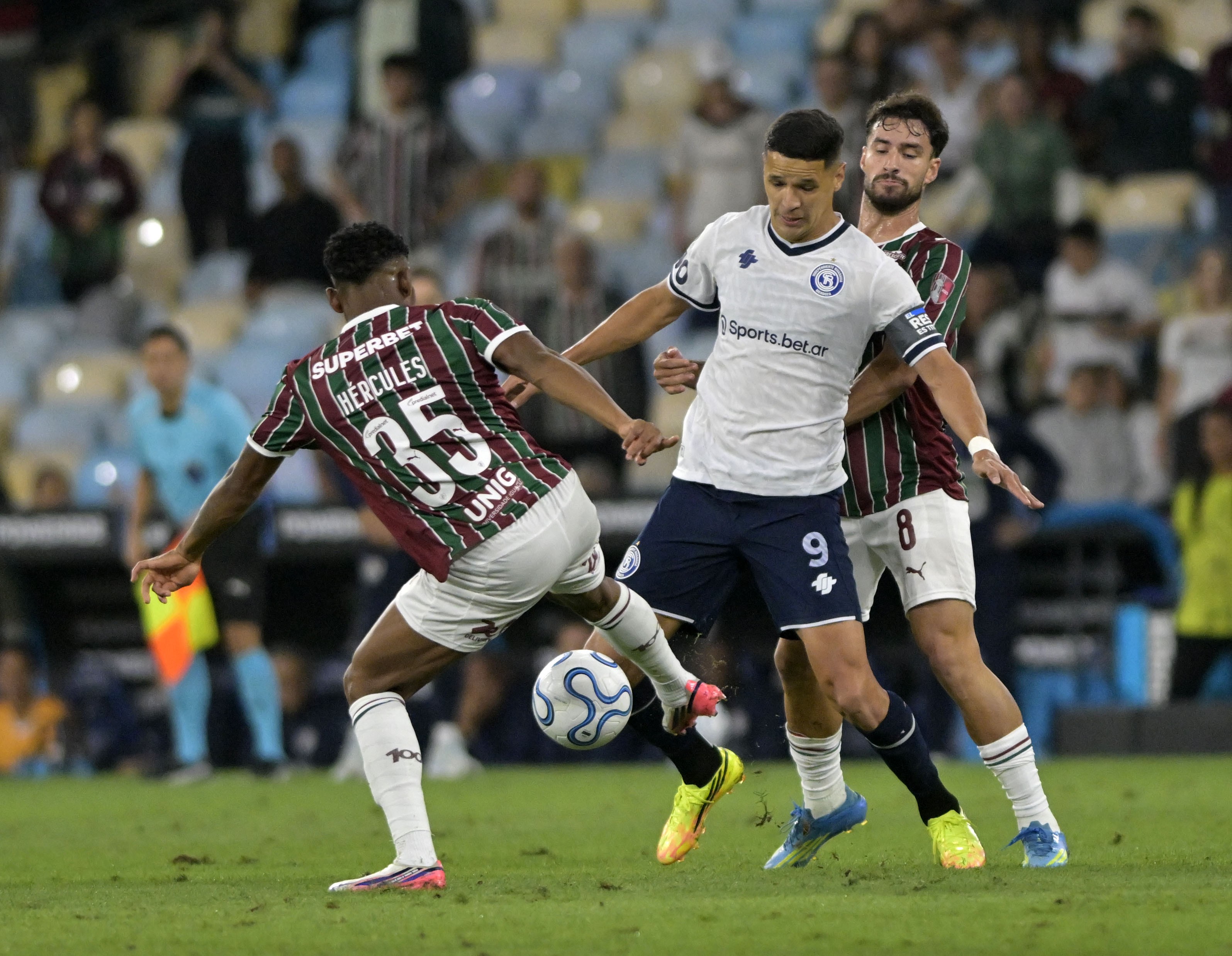 Transfer ban vira temor do Inter para travar contratação de artilheiro da Libertadores