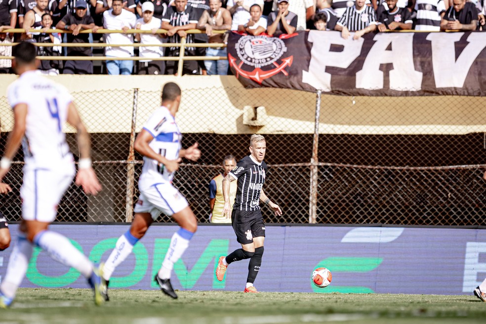 Corinthians se despediu do Paulistão em duelo contra o Água Santa — Foto: Leonardo Lima/AGIF