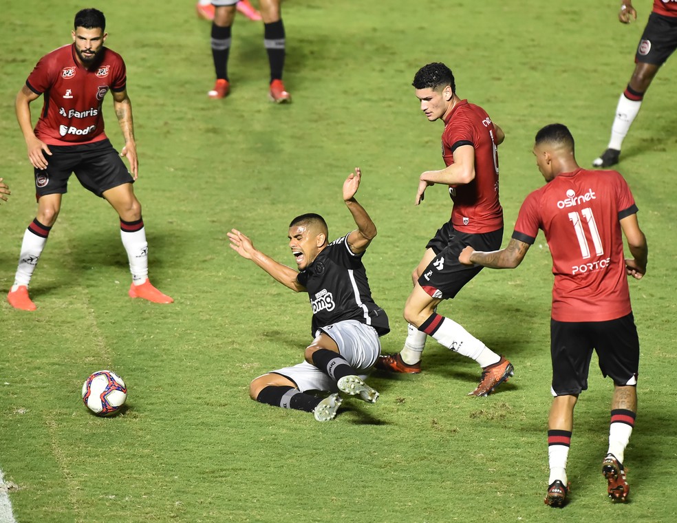 RESULTADO IMPORTANTÍSSIMO: VASCO ARRANCA EMPATE EM BH E VAR PREJUDICA VASCO  DE NOVO. 