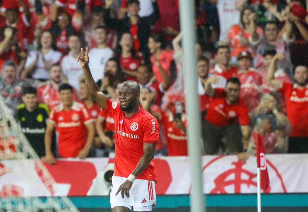 Enner Valencia comemora gol do Inter contra o Botafogo no Beira-Rio — Foto: Ricardo Duarte/Internacional