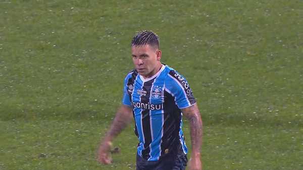 Soteldo marca gol decisivo na vitória do Grêmio sobre o Vasco.