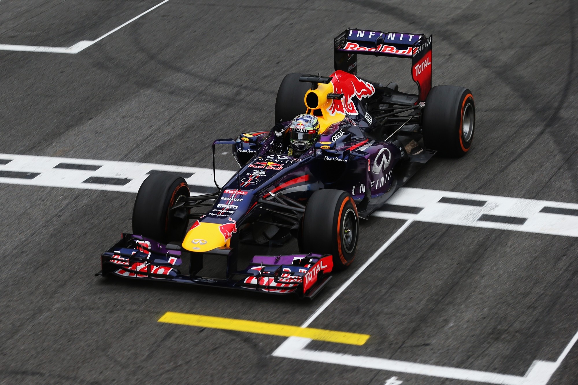 Máquinas eternas #31: em seu último título na F1, RBR deu recordes a ...