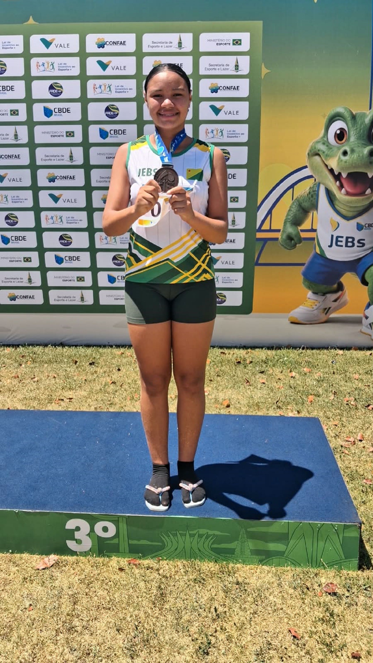 Acreana fatura bronze no salto em distância adaptado nos Jogos Escolares Brasileiros, em Brasília