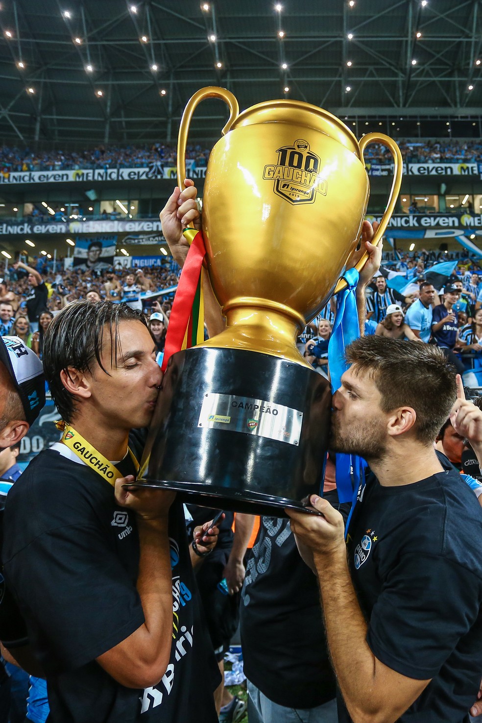 Geromel e Kannemann formam dupla histórica no Grêmio — Foto: Lucas Uebel/Grêmio/Divulgação