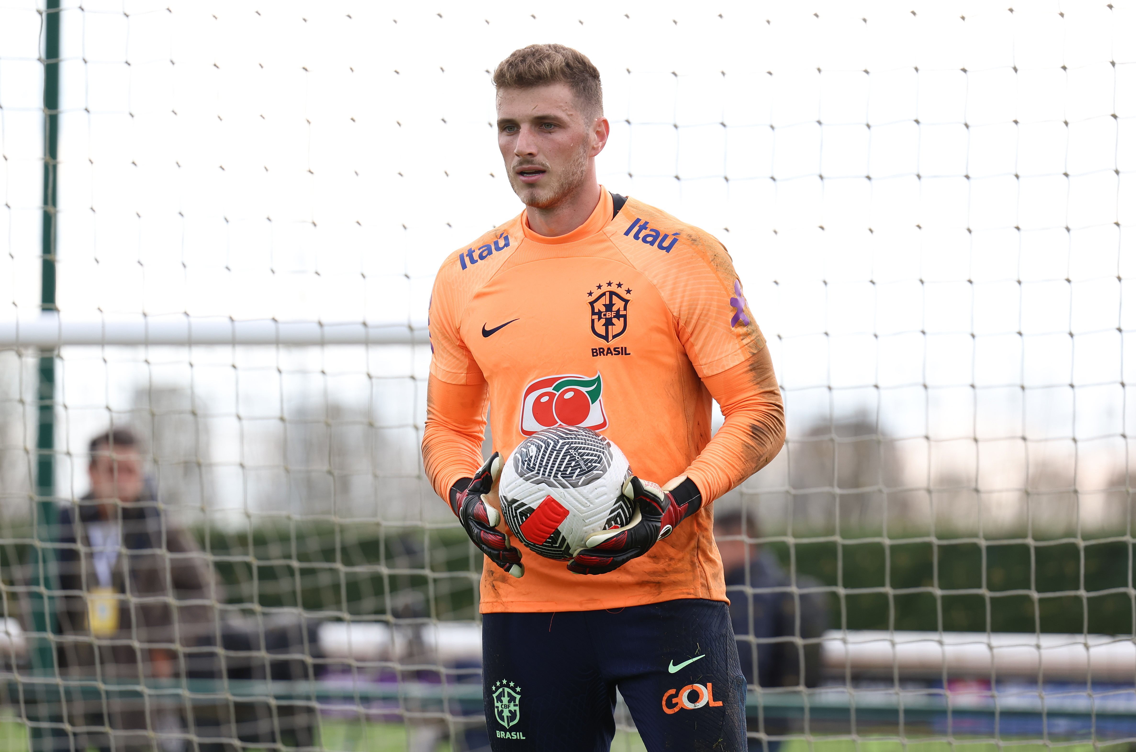 Titularidade na seleção brasileira valoriza Bento, e gigantes da Europa já procuram o Athletico