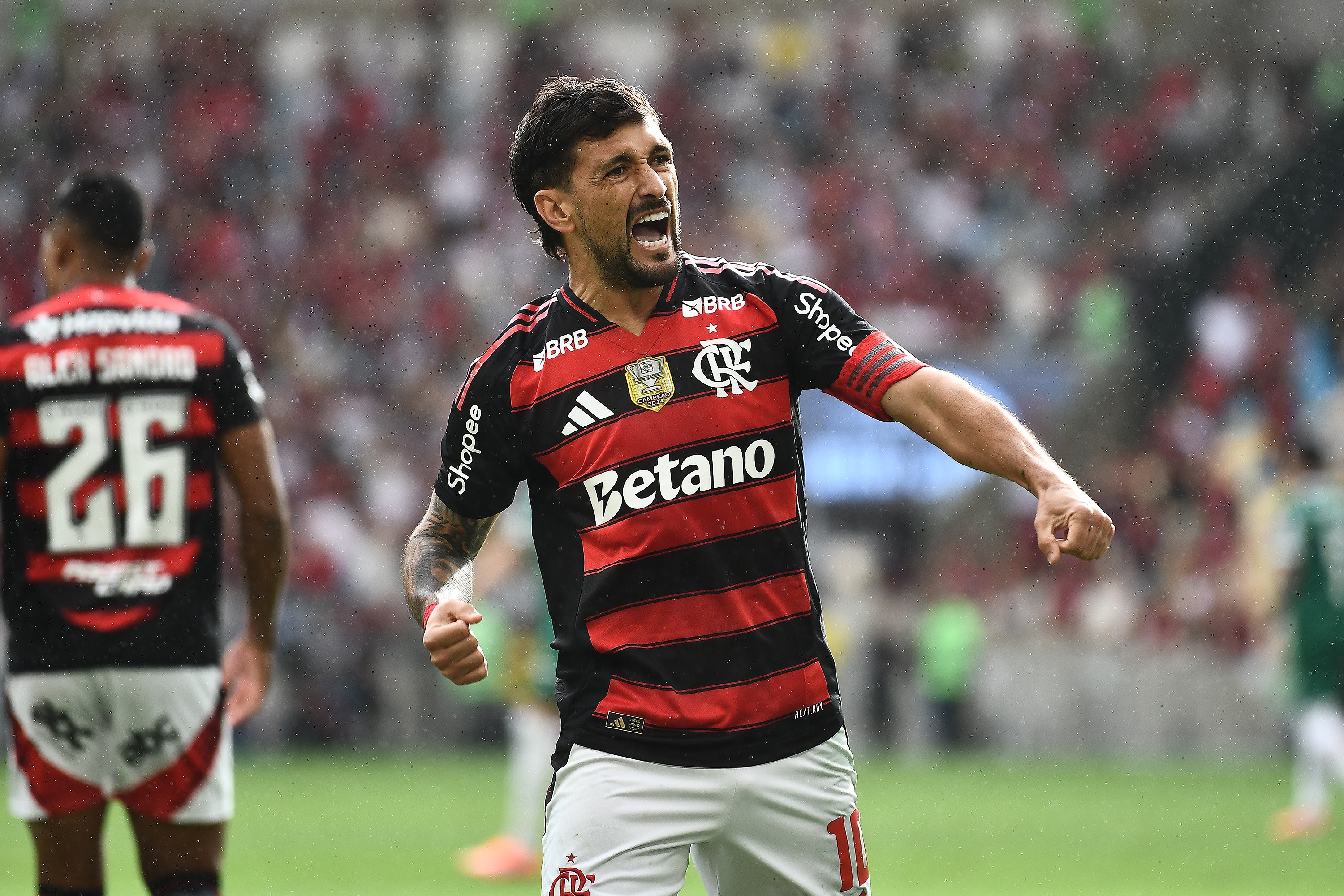 Arrascaeta é alvo de tentativa de assalto após jogo Flamengo x Palmeiras