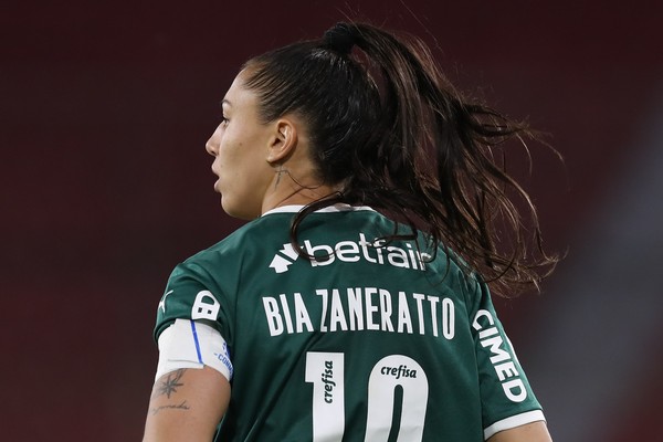 Com Andressinha e Bia Zaneratto, Palmeiras apresenta elenco