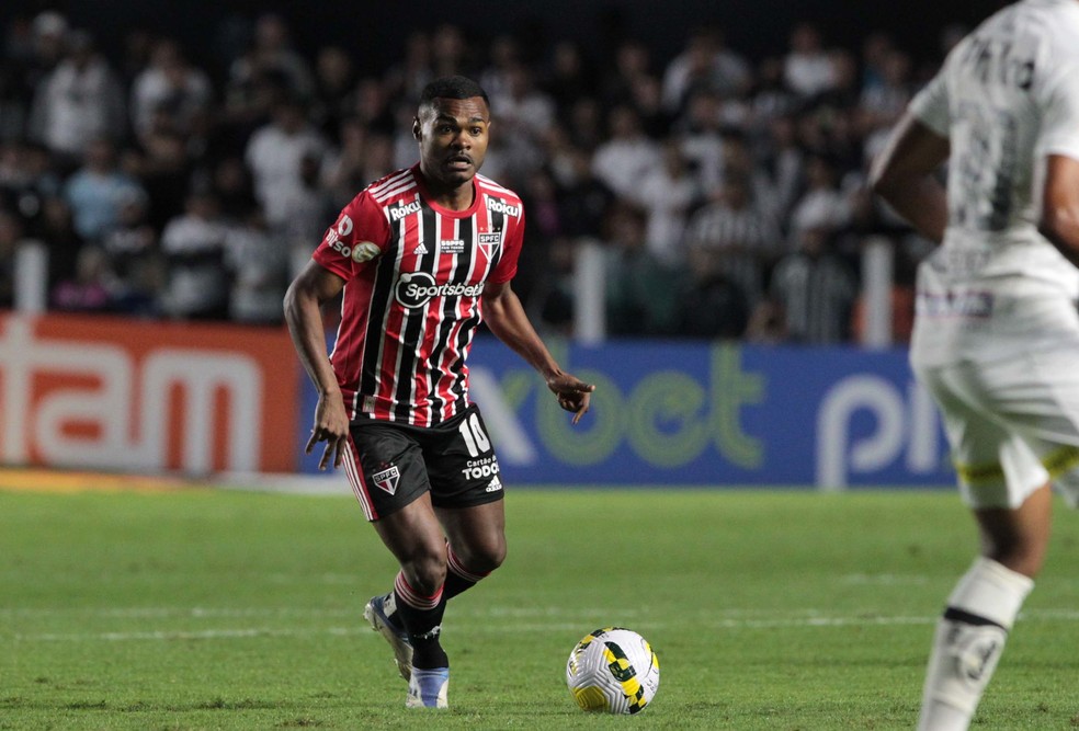 Nikão em ação pelo São Paulo em 2022 — Foto: Rubens Chiri/saopaulofc.net 