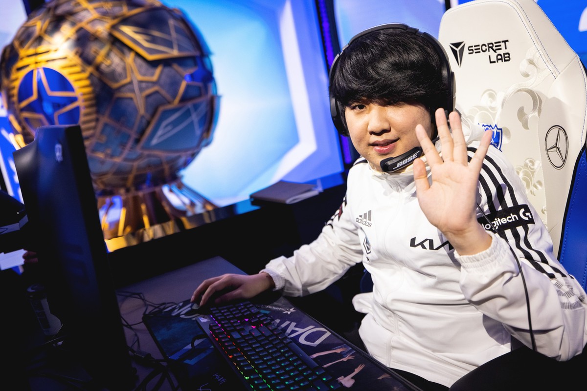 Worlds 2021: Khan encerra carreira após vice em coletiva descontraída ...