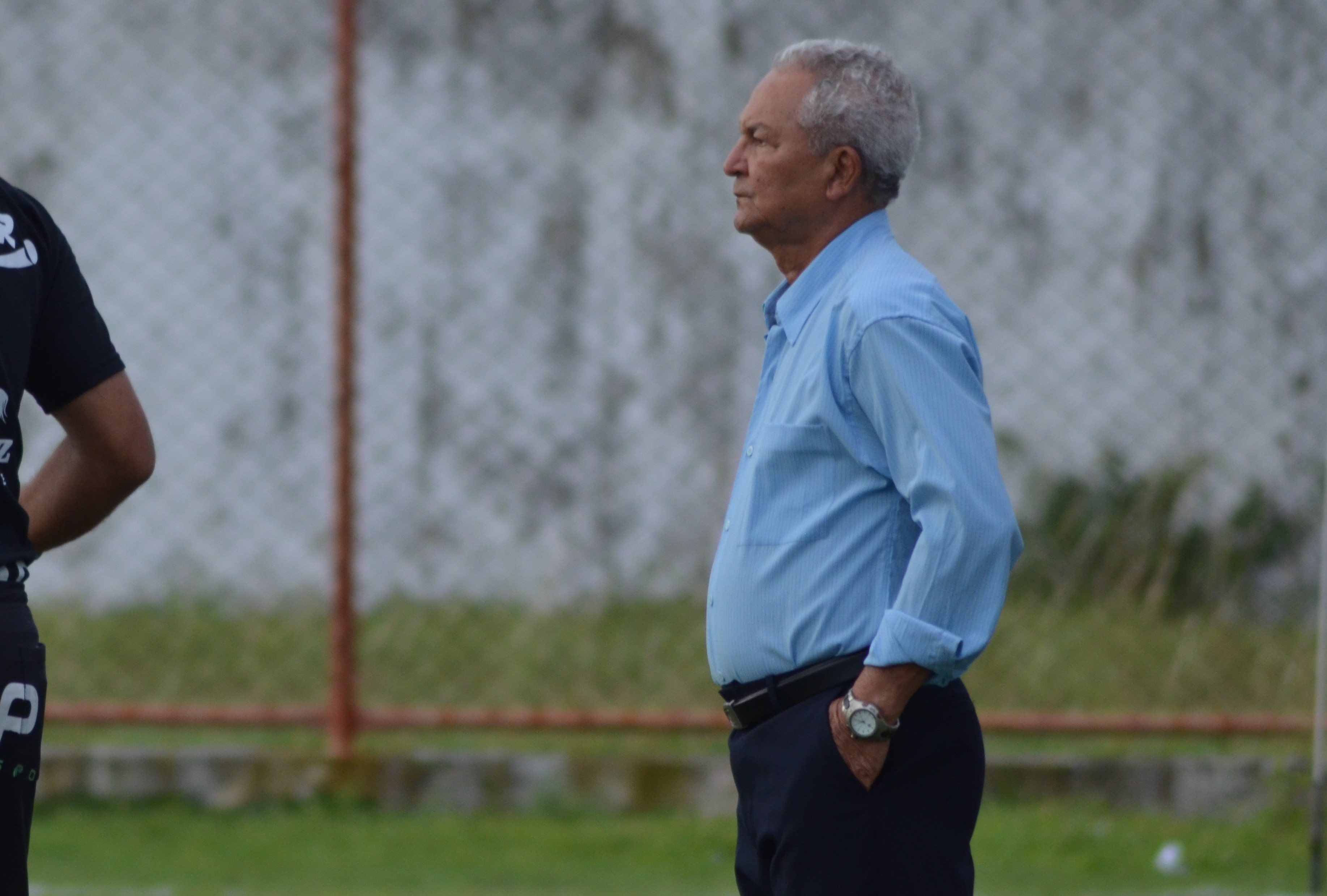 Corinthians chega em Cuiabá sob protesto da torcida; “vamos jogar bola” –  Só Notícias