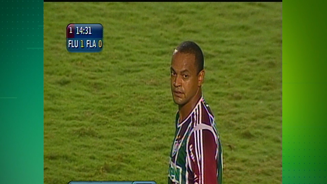 Relembre os gols de Tuta contra o Flamengo vestindo a camisa do Fluminense