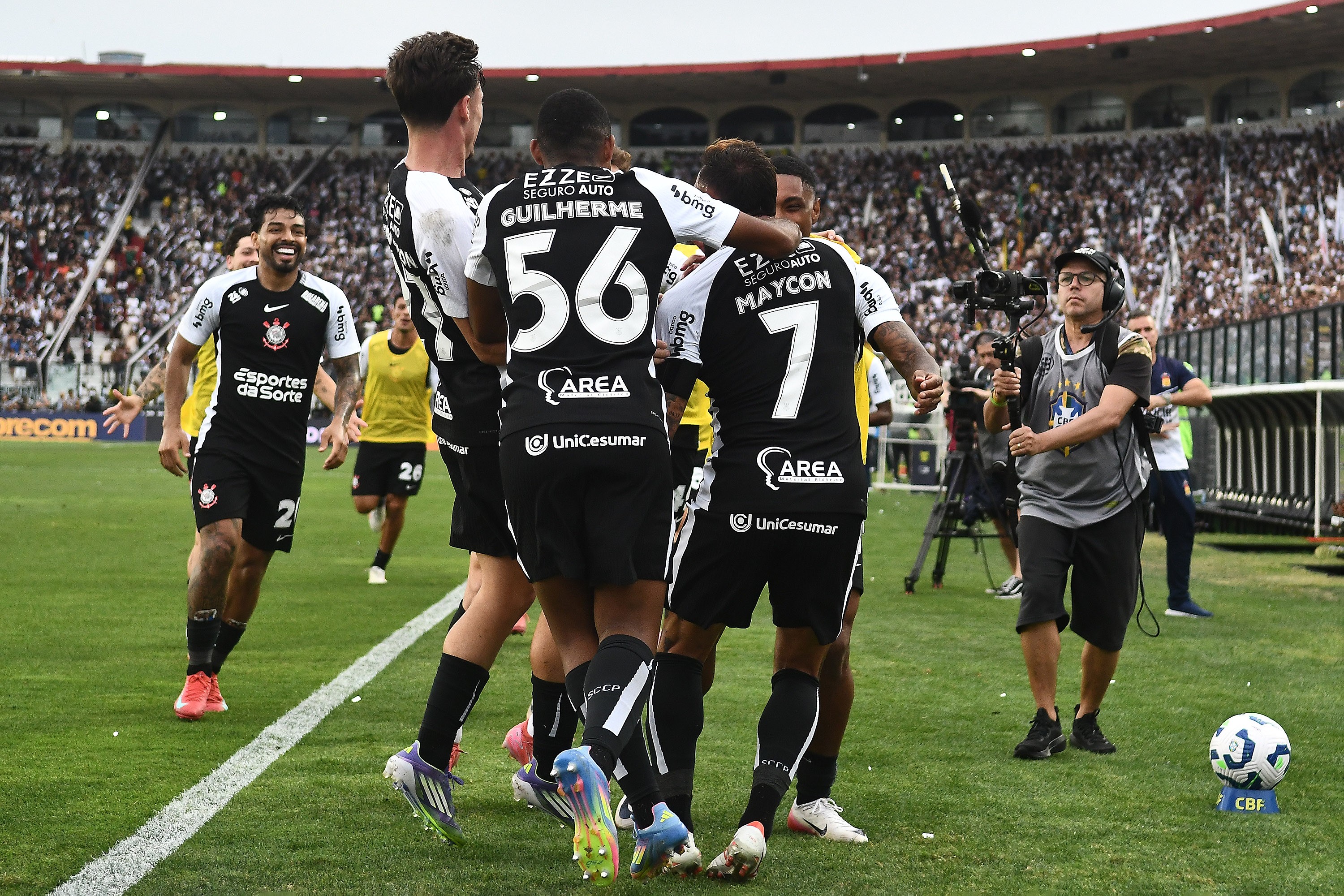 Corinthians brilha fora de casa e celebra mais que a vitória sobre o Vasco
