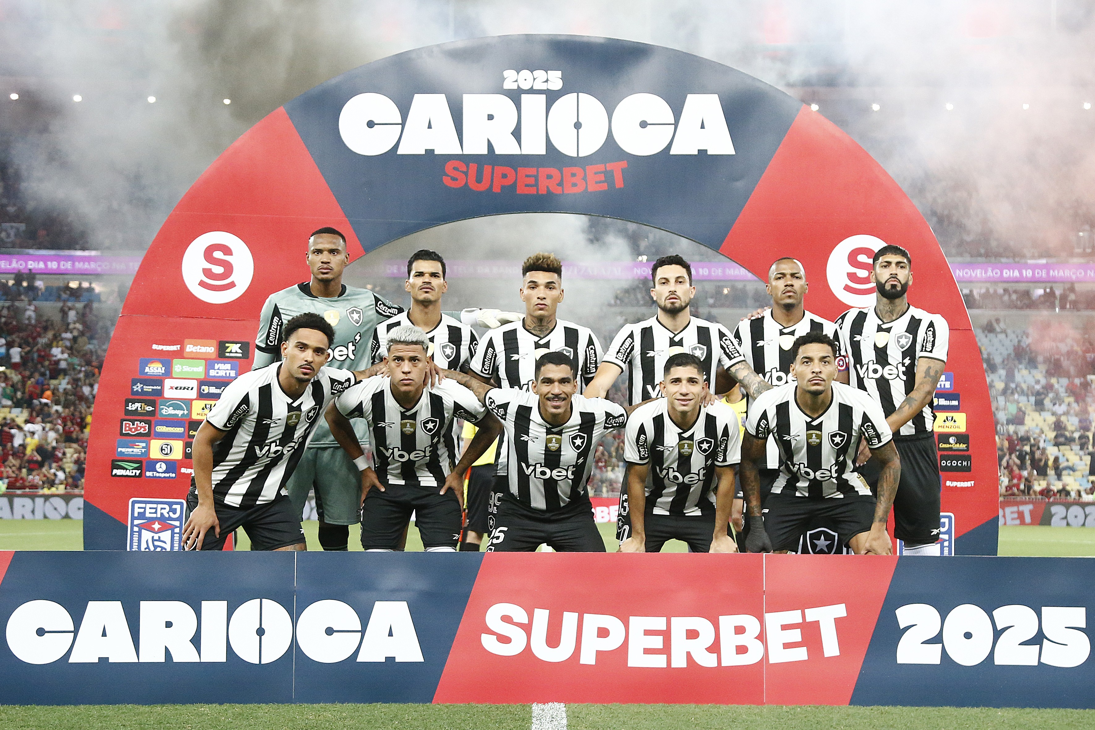 Botafogo Brilha nas Oitavas de Final da Libertadores e Se Prepara para Desafios do Brasileirão 2025