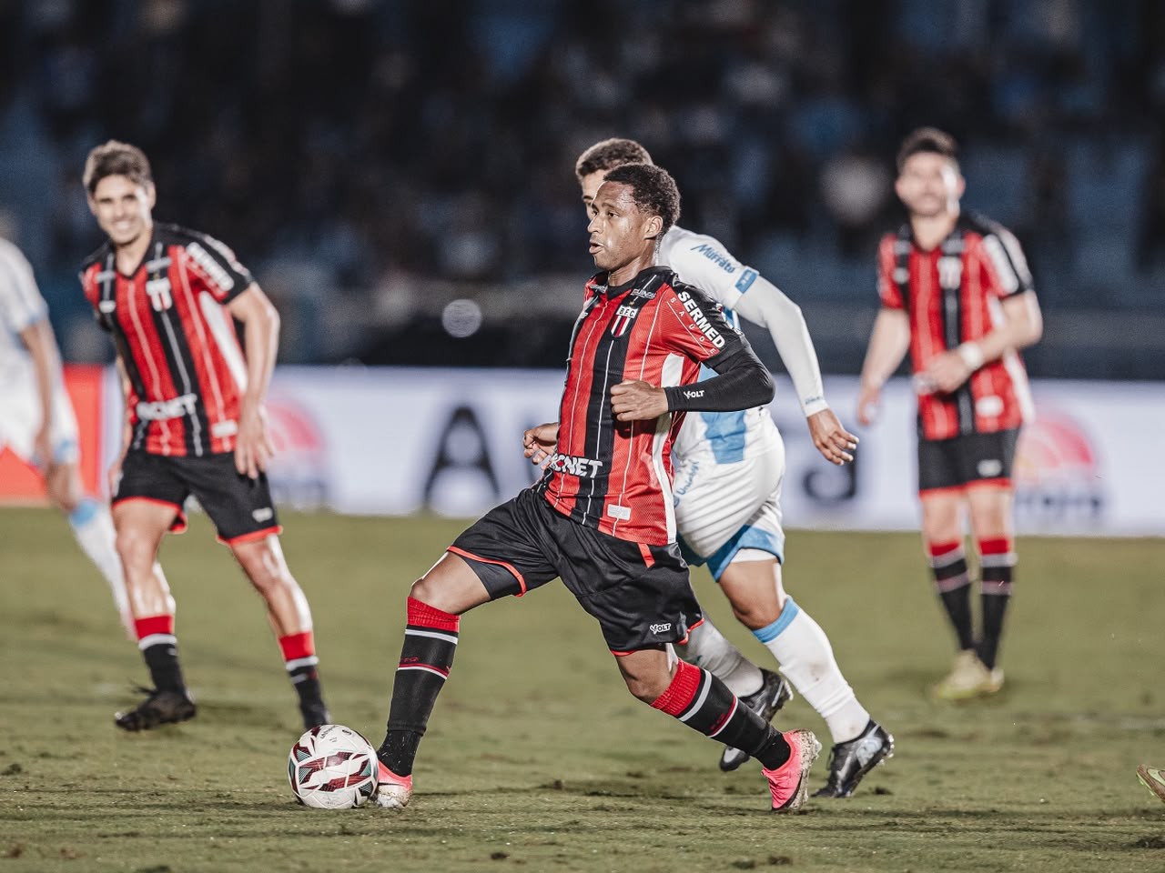 Tencati volta contra Juventude e tem desfalque certo no meio de campo do Botafogo-SP