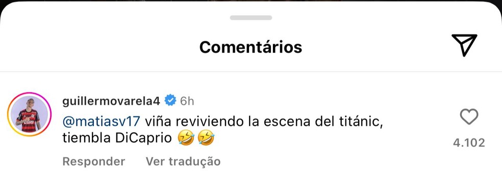 Varela brinca com Arrascaeta e Viña em foto comemorando gol do Flamengo — Foto: Reprodução