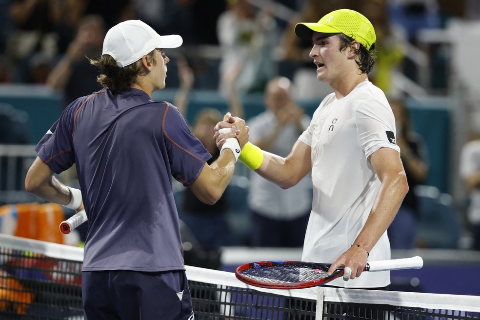 Alex de Minaur e João Fonseca no Miami Open — Foto: Geoff Burke-Imagn Images