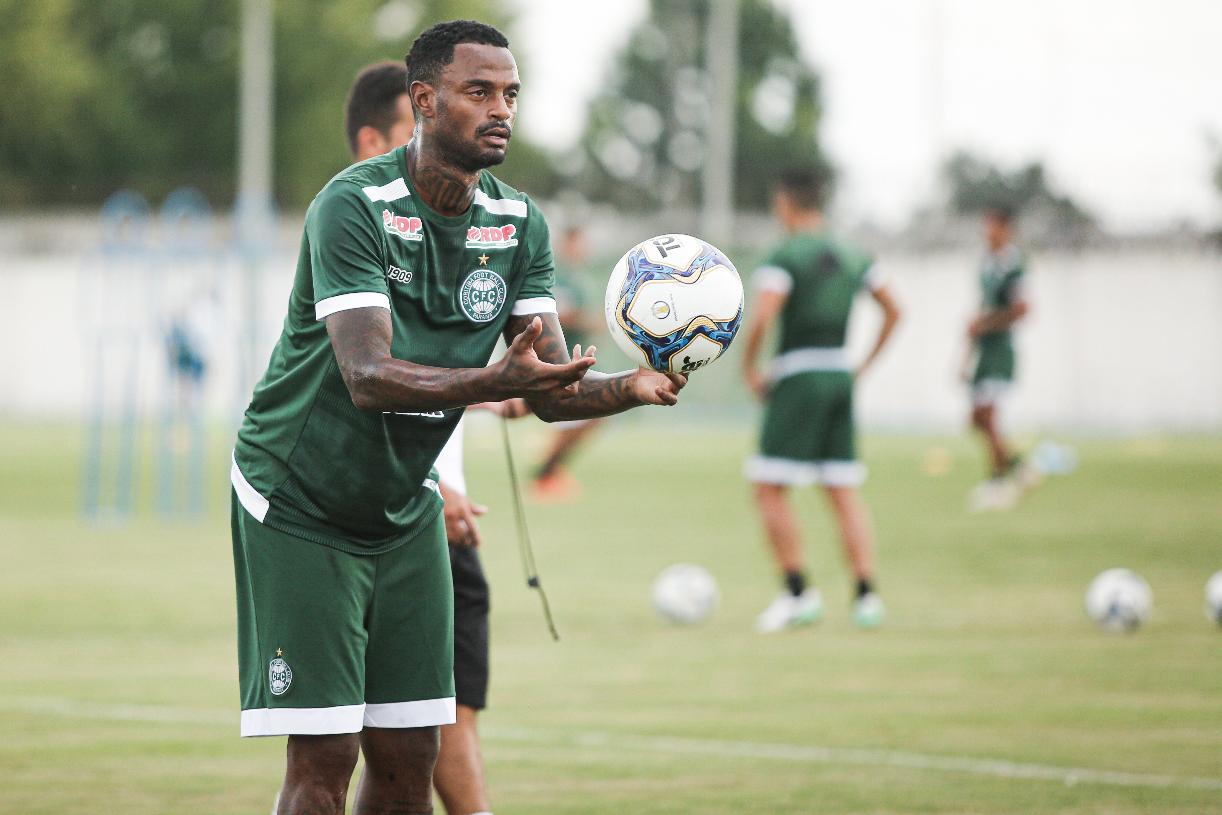 Renê Junior não agrada no Coxa, é devolvido ao Corinthians e deve ser ...
