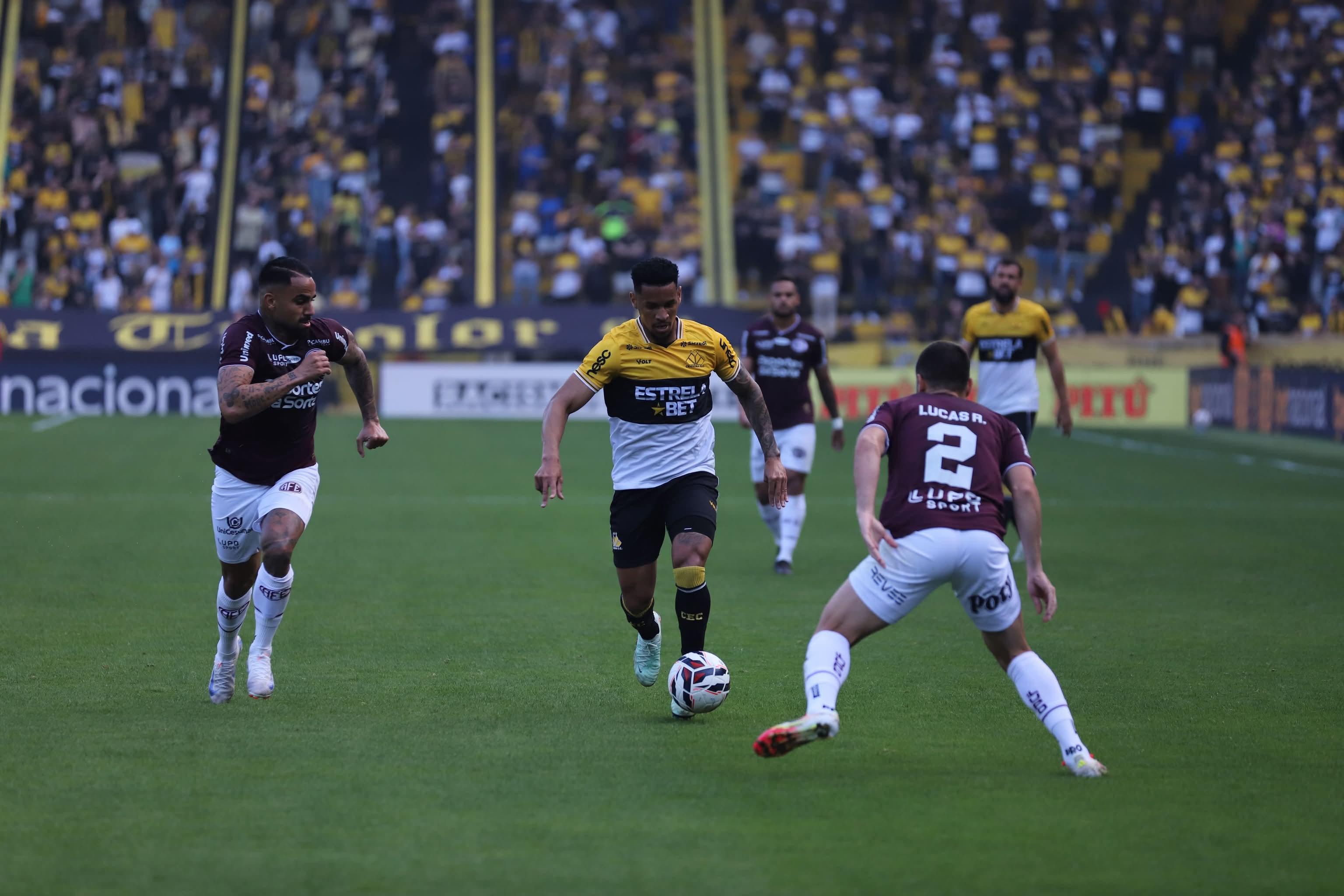 Felipinho comemora assistências com o Criciúma: "Construir minha história"