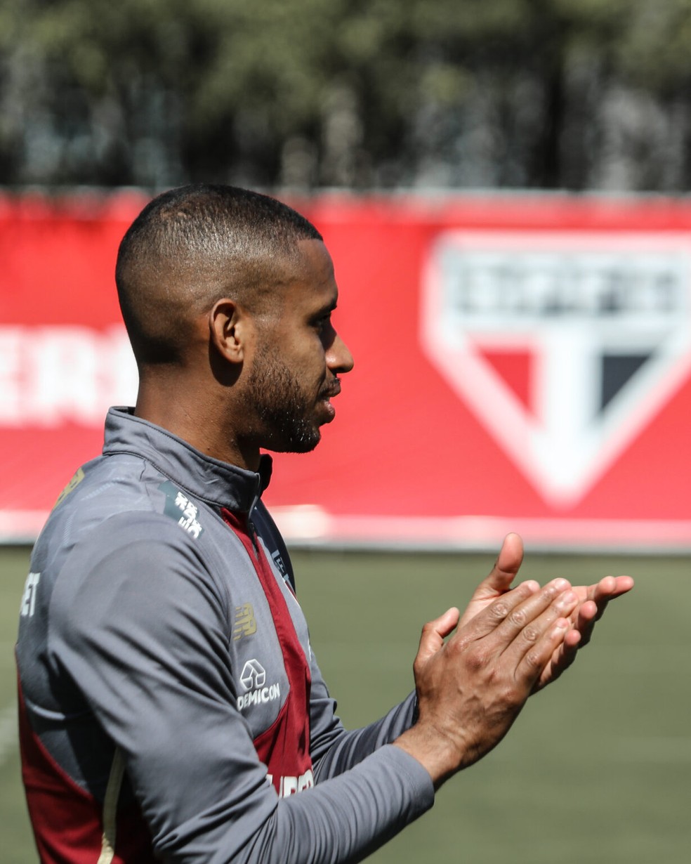 André Silva treina no CT da Barra Funda — Foto: Erico Leonan / São Paulo FC