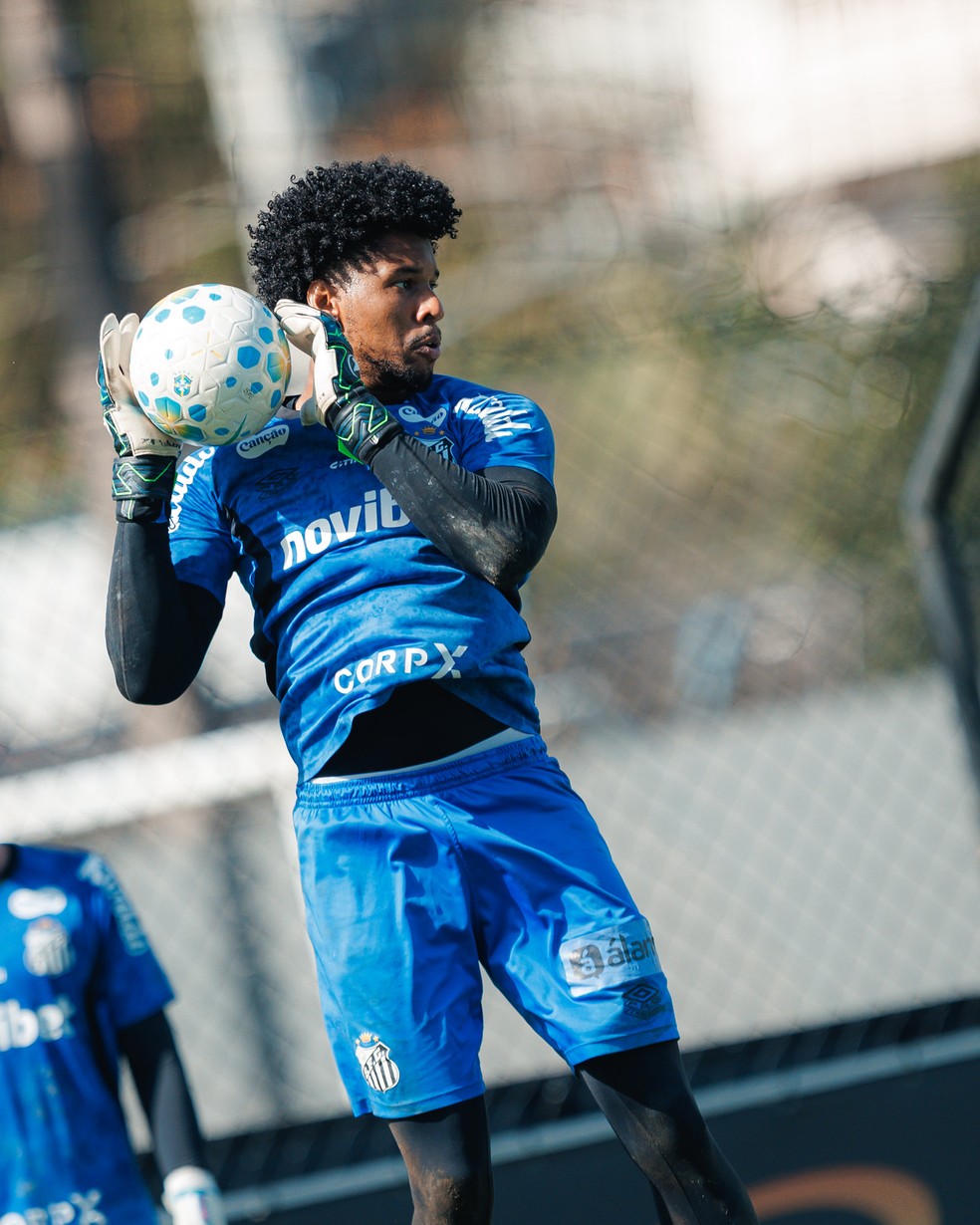 Diógenes durante treino do Santos — Foto: Raul Baretta/ Santos FC