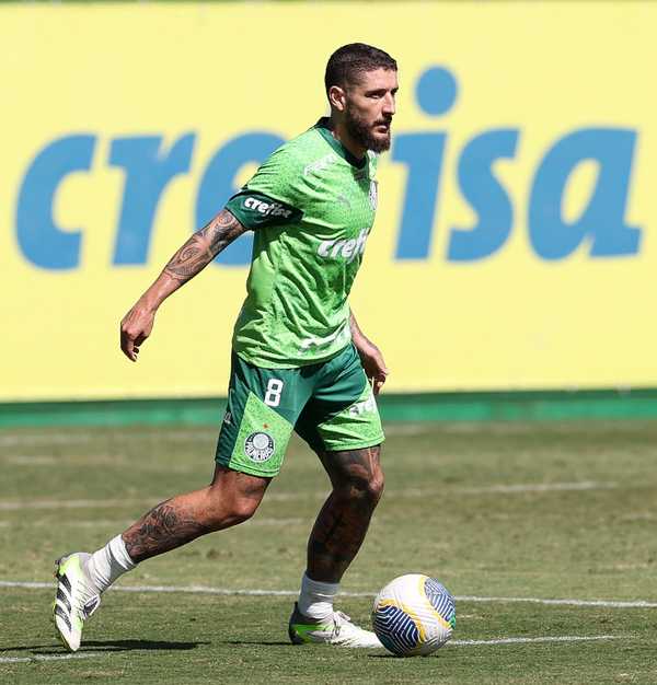 Zé Rafael analisa propostas e futuro incerto no Palmeiras