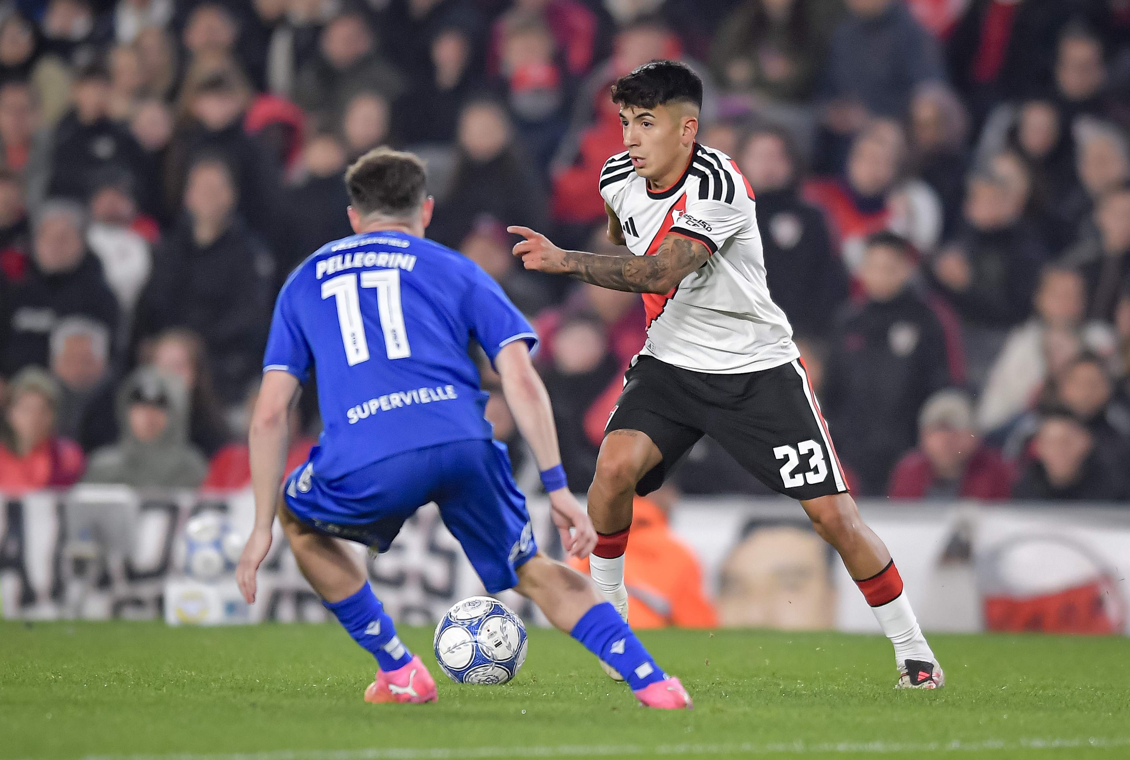 Com erro feio de Almada, River leva empate e tropeça mais uma vez no Argentino