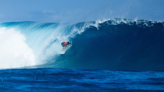 Medina cai nas quartas em Fiji e está fora da briga pelo título - Foto: (Matt Dunbar/World Surf League)