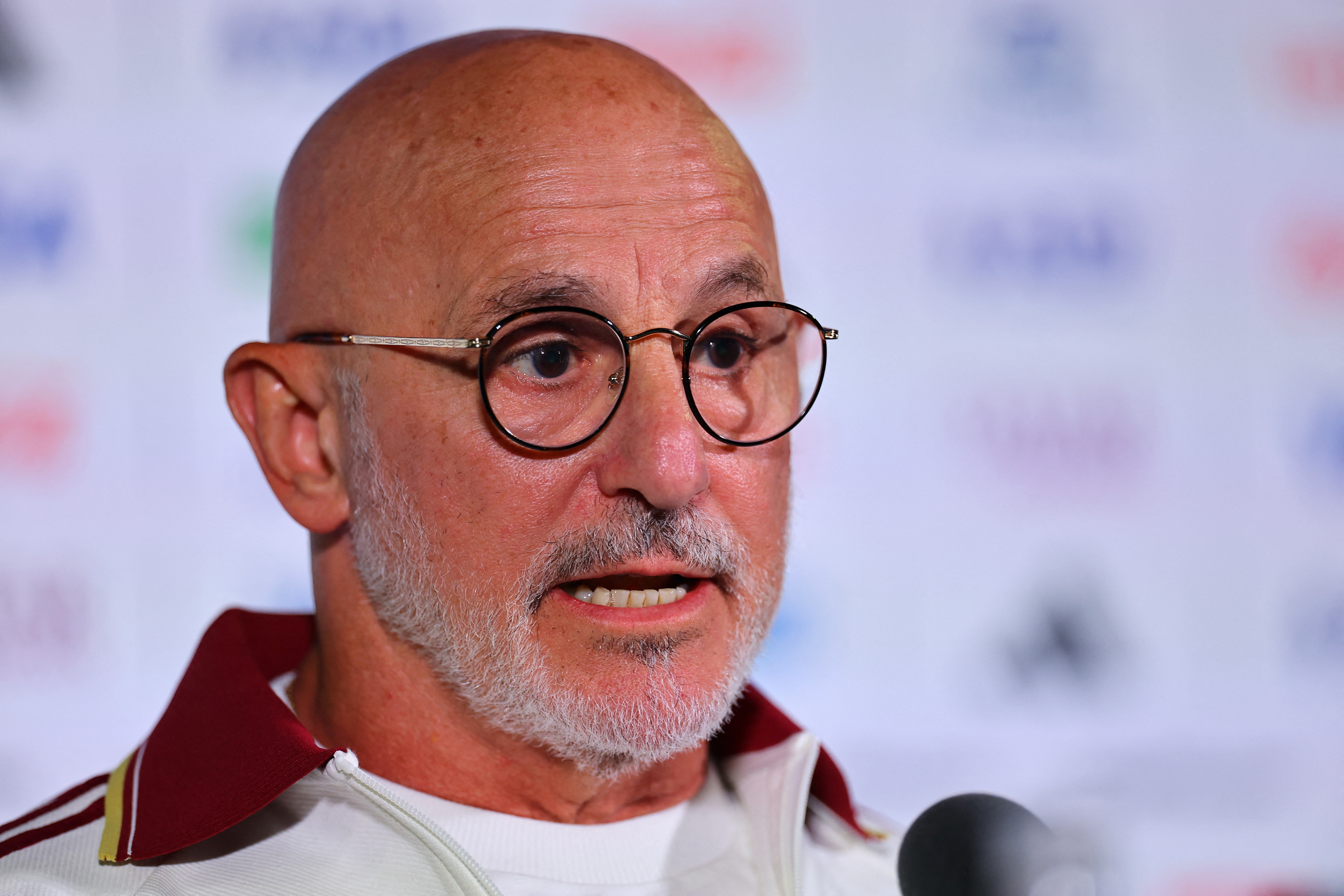 Técnico da Espanha confia na equipe e na estrela Yamal antes do jogo contra a Bélgica