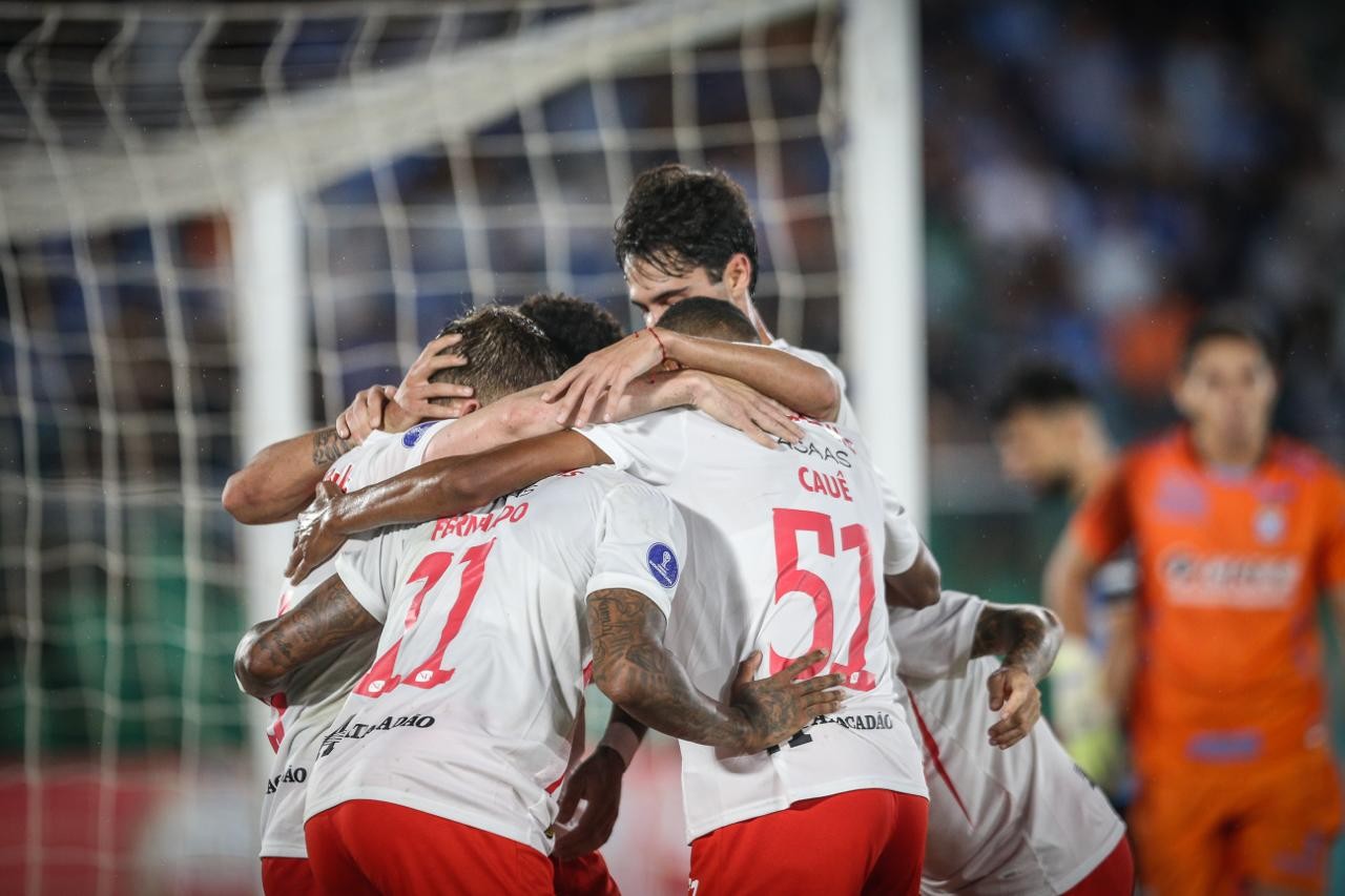 Bragantino faz história com goleada na Sul-Americana