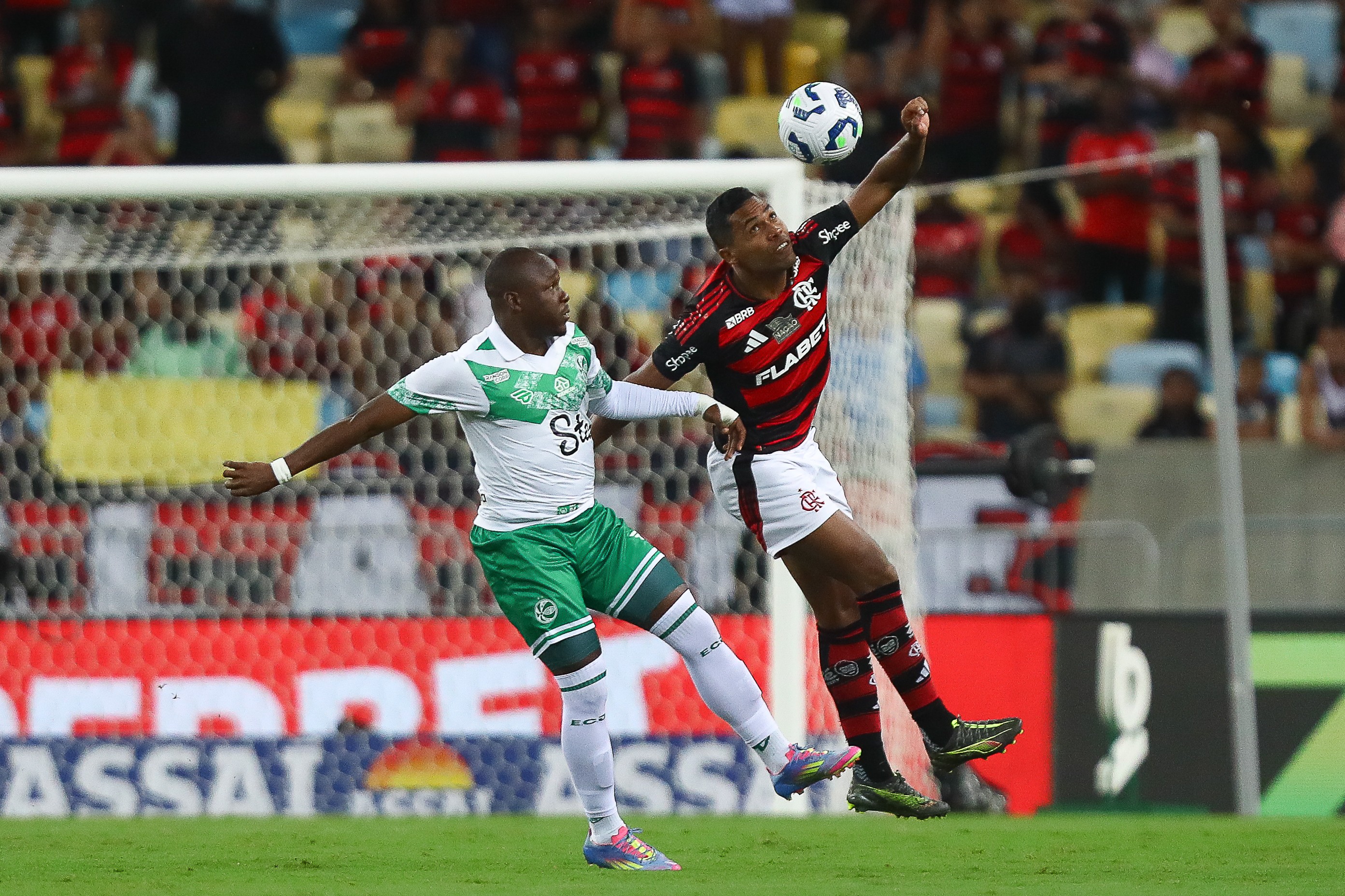 Flamengo divulga relacionados sem Alex Sandro para clássico contra o Vasco