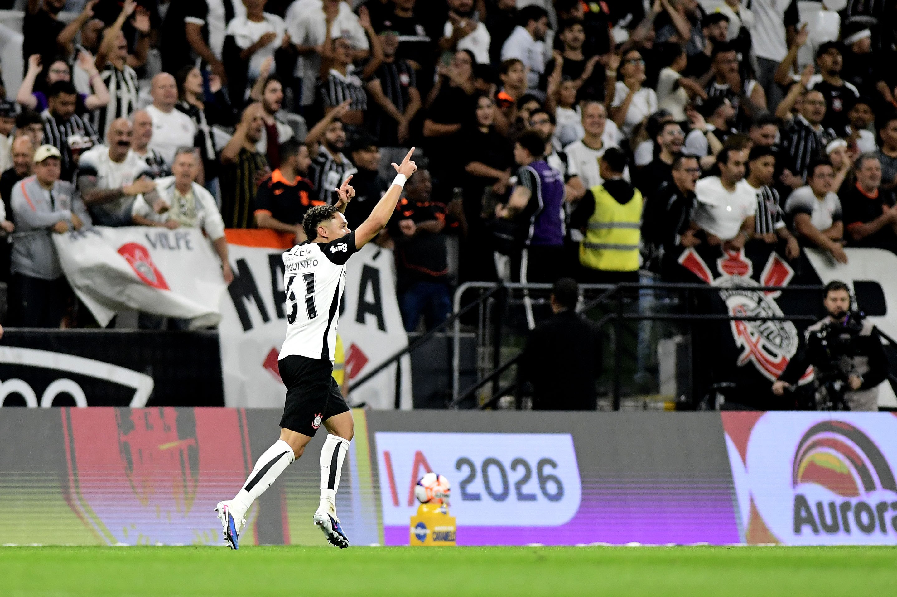 Dieguinho: A Transformação Física que Impulsionou sua Trajetória no Corinthians