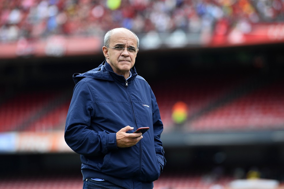Eduardo Bandeira de Mello no Morumbi antes de São Paulo x Flamengo — Foto: Marcos Ribolli
