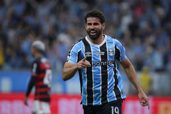 DE SAÍDA? Diego Costa desperta interesse de clube uruguaio ao fim de contrato.