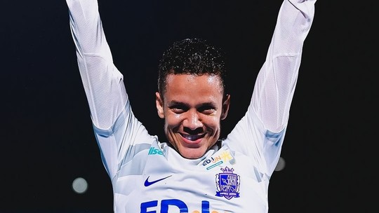 Marcos Jr. estreia com gol na temporada, Sanfrecce goleia e se classifica na Copa da Liga do Japão