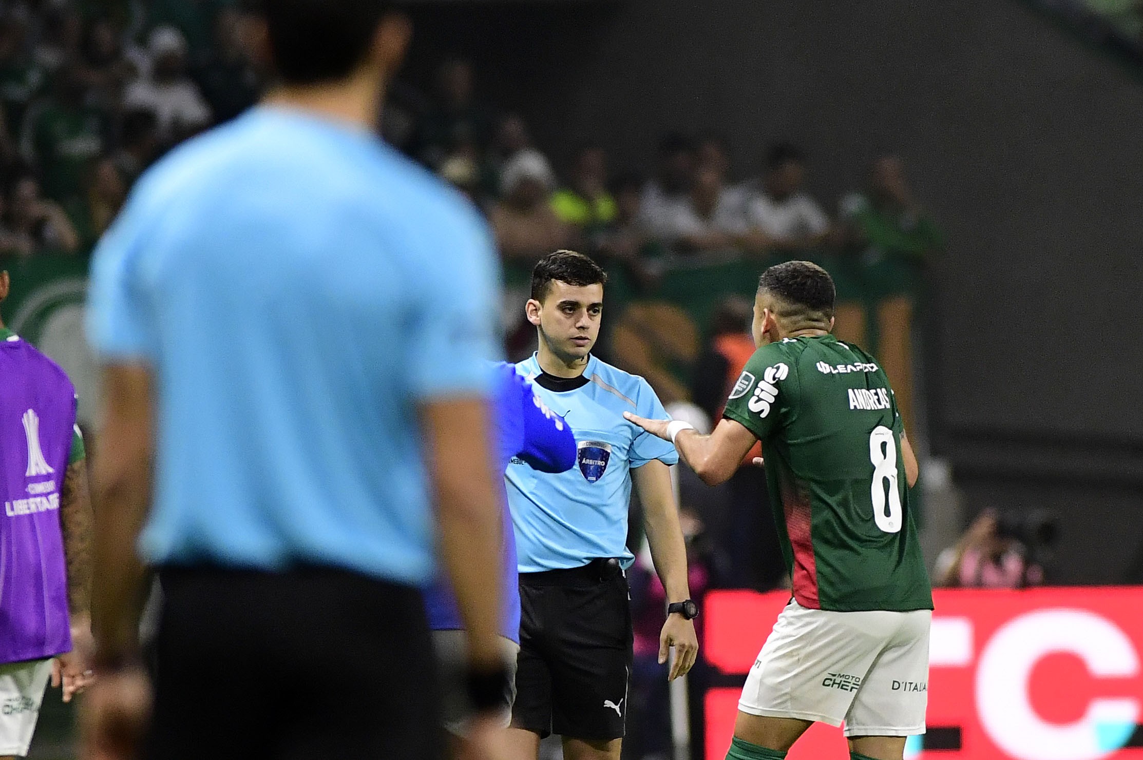 Andreas Pereira recebe cartão vermelho e fica fora da próxima partida do Palmeiras na Libertadores