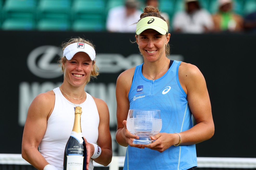 Laura Siegemund e Bia Haddad Maia são campeãs em Nottingham — Foto: Getty Image