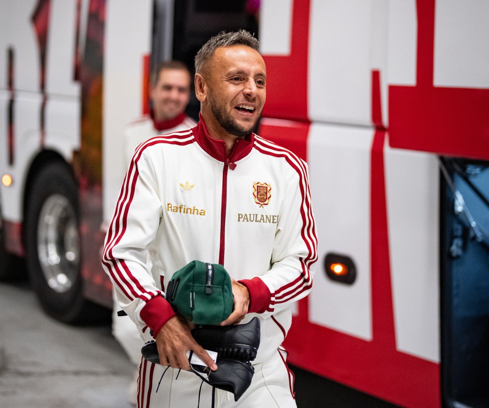 Rafinha, lateral do Coritiba, participa de evento do Bayern de Munique — Foto: Divulgação/Bayern de Munique