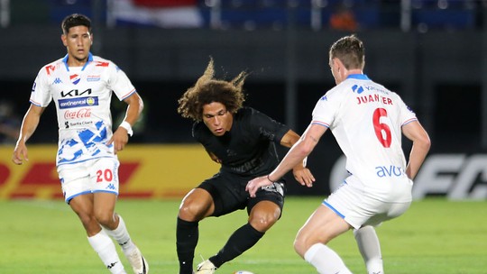Corinthians recebe proposta pelo meia Guilherme Biro