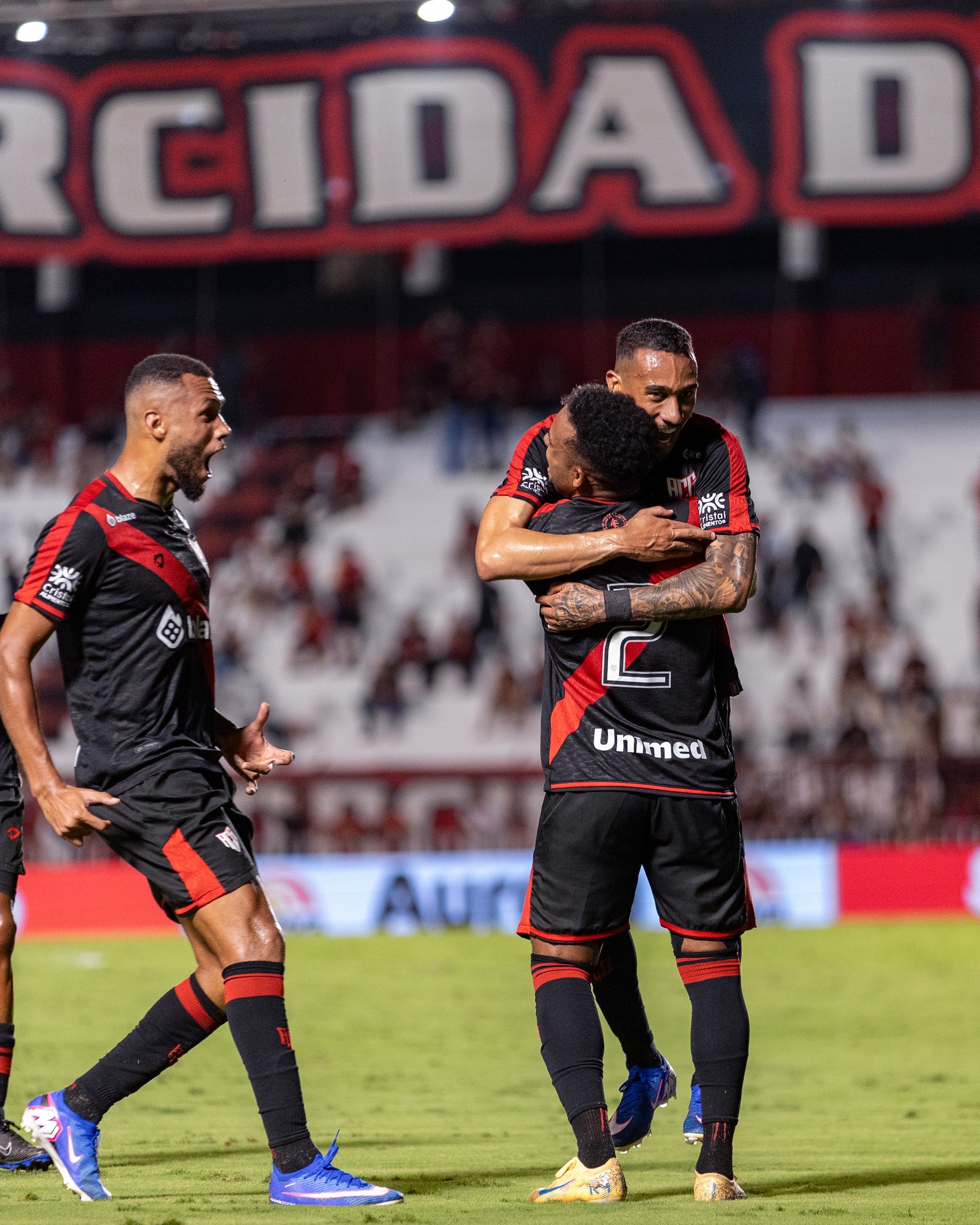 Atlético-GO terá pelo menos dois desfalques para duelo contra o Náutico