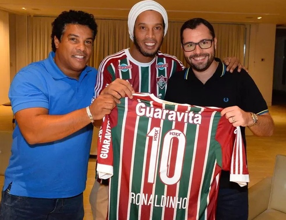 Dia em que Ronaldinho recebeu a 10 do Fluminense — Foto: Alexandre Vidal / Agência FotoBR