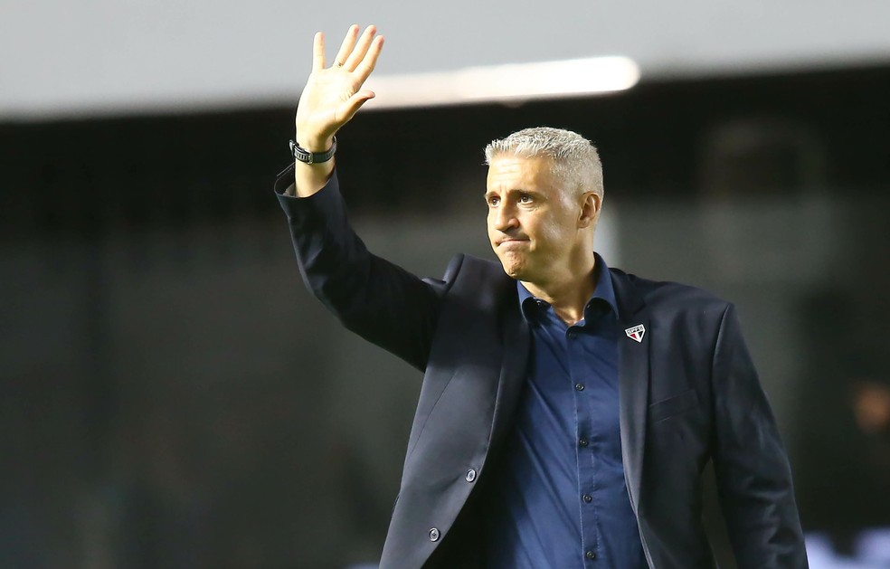 São Paulo planeja rejuvenescimento do elenco para a temporada 2026