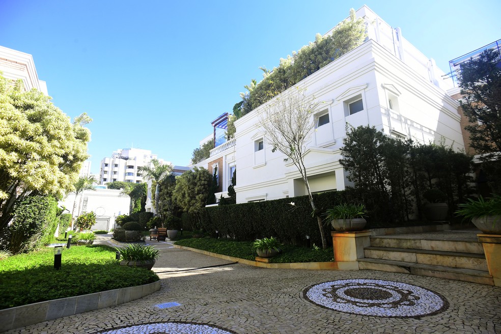 Mansão de Lucas Moura em São Paulo é avaliada em R$ 15 milhões — Foto: Marcos Ribolli