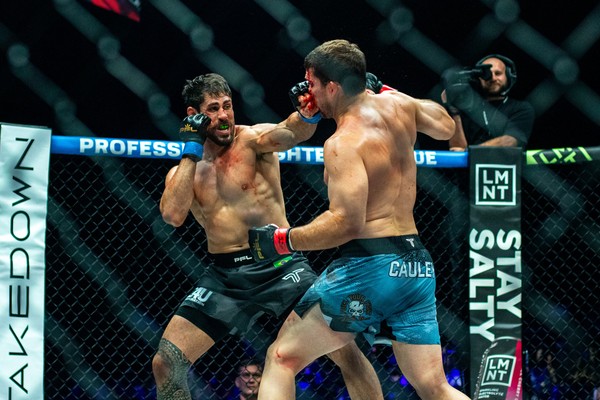 Cara de Sapato venceu Sullivan Cauley por finalização — Foto: Adriano Albuquerque