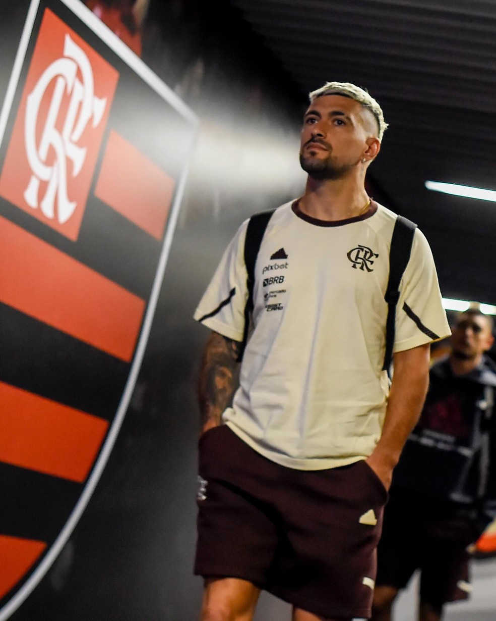 Arrascaeta na chegada do Flamengo ao Maracanã — Foto: Marcelo Cortes / CRF