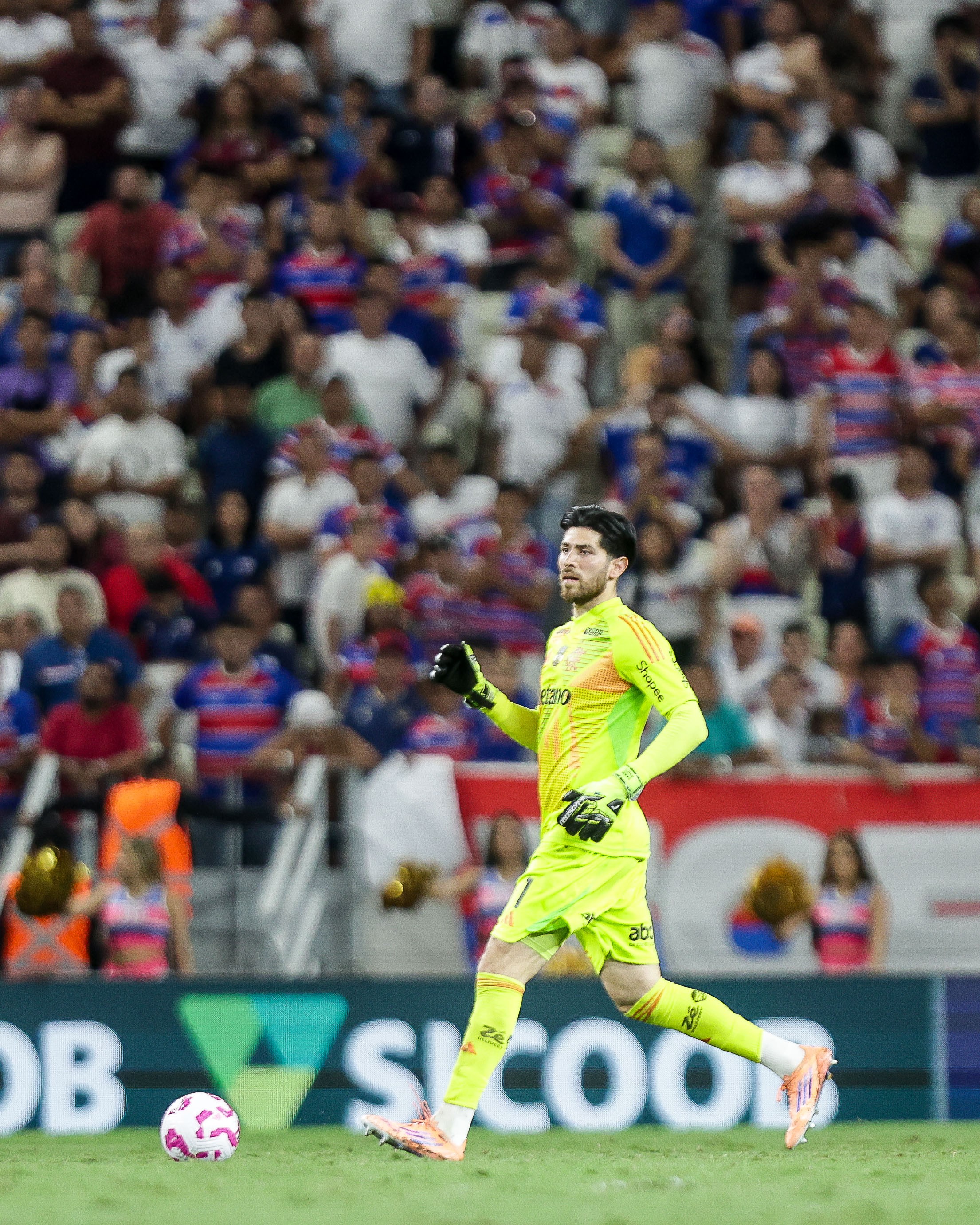 Rossi admite desgaste mental após revés do Flamengo: Faltam nove jogos pela frente