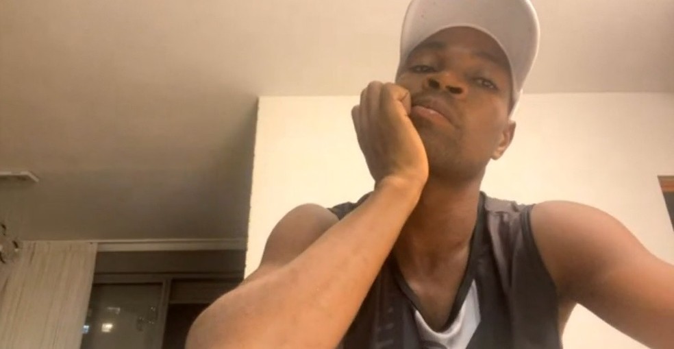 Charles Sena é professor de futevôlei e está em Israel — Foto: Reprodução