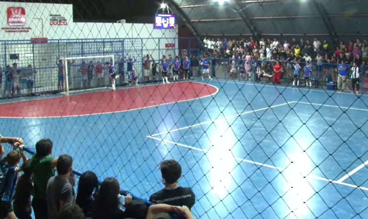 Jogadores e árbitros envolvidos em tumulto durante final de futsal em Pernambuco