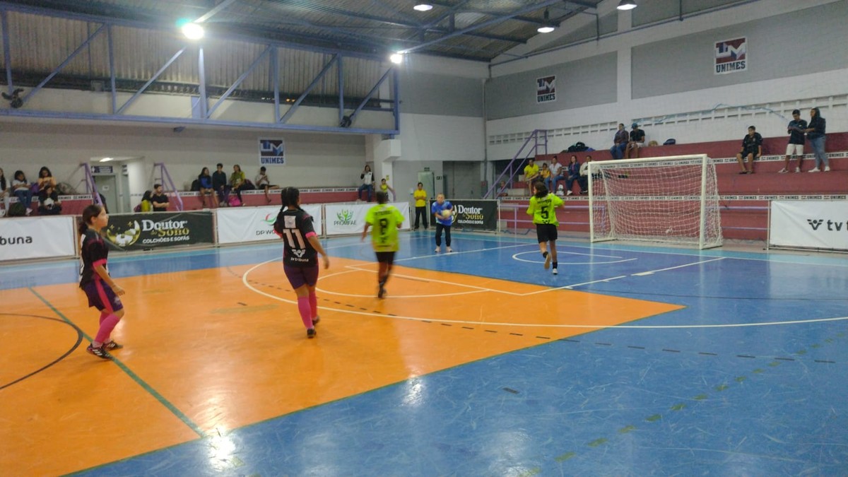 Lundi, les dernières places pour les quarts de finale féminins de la 19e Coupe TV Tribuna de Futsal seront déterminées |  école de futsal tribune tv cup