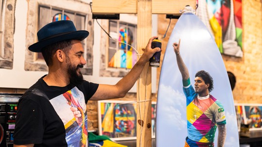 Gabriel Medina é homenageado por Kobrabet patrocinador flamengopintura feita na pranchabet patrocinador flamengosurfe: "Cara iluminado"